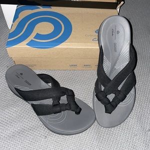 NWT Brand new in box. Clarks Arla Jane cloudstepper flip flops. Black satin.